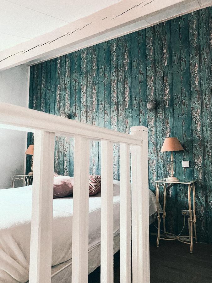 Des Pins Hotel 3*