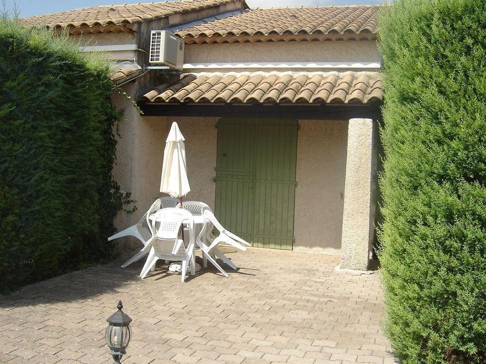Des Pins Hotel 3*