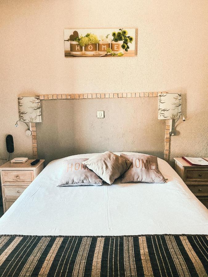 Des Pins Hotel 3*