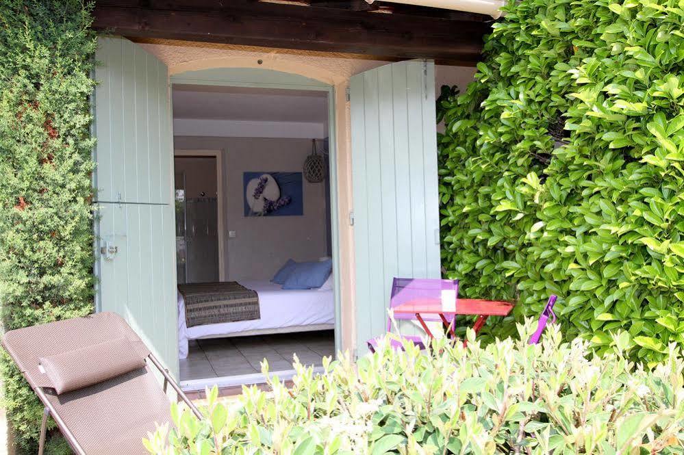 Des Pins Hotel 3*