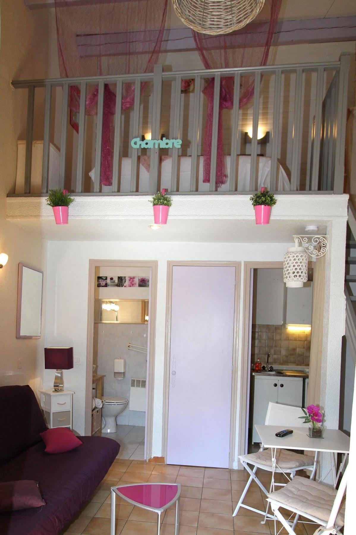 Hotel Des Pins Tourrettes