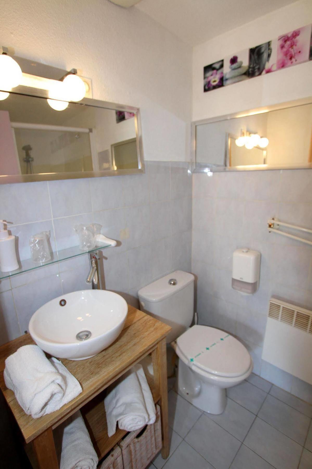 Hotel Des Pins Tourrettes