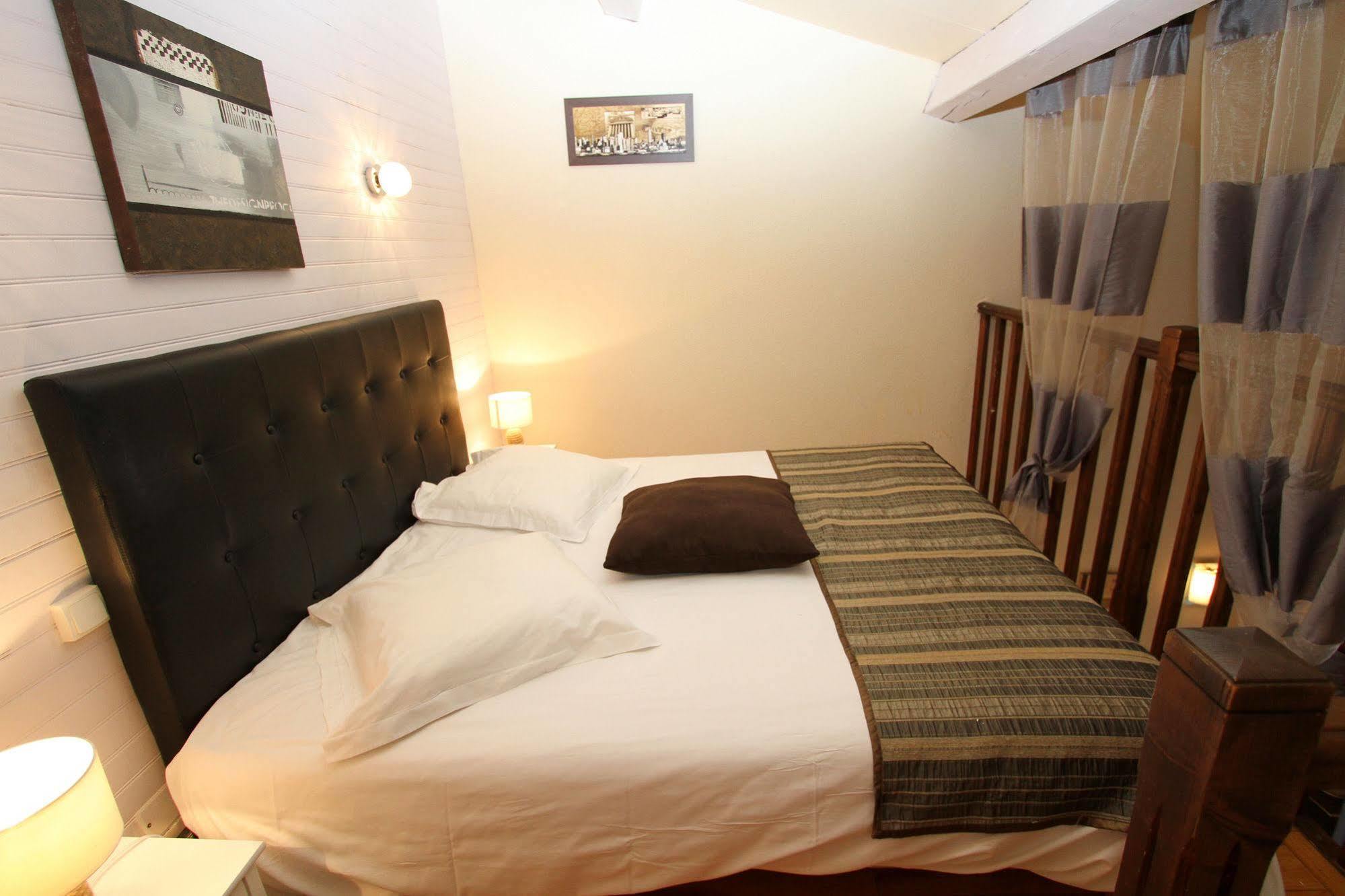 Hotel Des Pins 3*