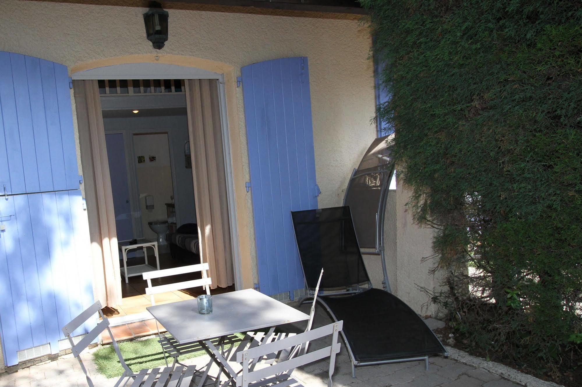 Des Pins Hotel